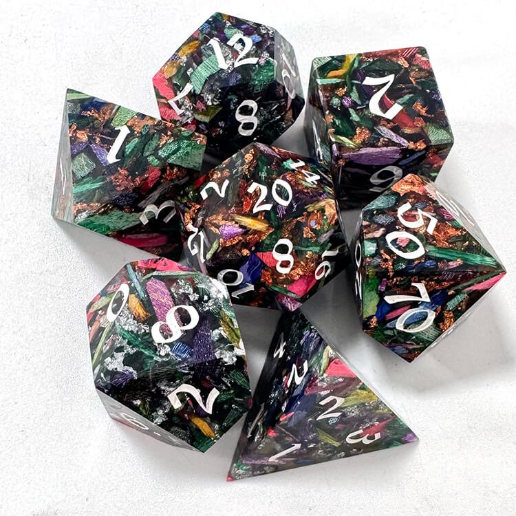Scattered colors dice8